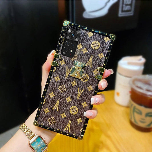 [ FREE SHIPPING] LV Monogram Canvas Square Trunk Design Case For Redmi Note 11 - Brown